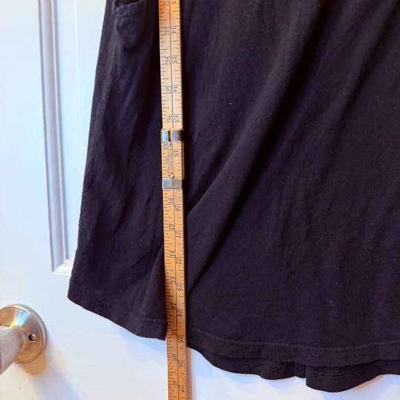 Barre 3 Black Relaxed Sleeveless Muscle Tee - Picture 5 of 6